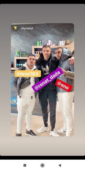 Azərbaycanlı futbolçu erməni ilə dostdur, saçlarını birgə kəsdirir - FOTO