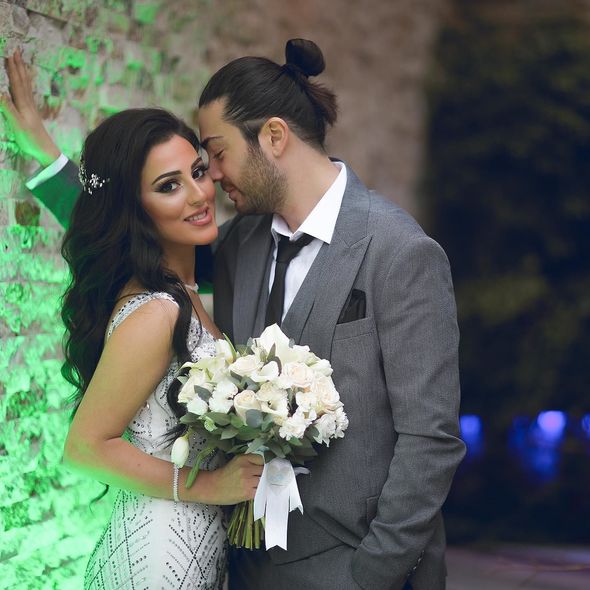 Əməkdar artistin qızının nişanından FOTOSESSİYA