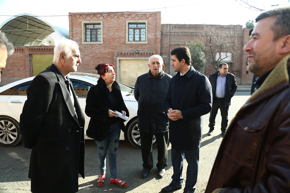 38 saylı dairənin seçiciləri: "Birmənalı olaraq Naqif Həmzəyevə səs verəcəyik"