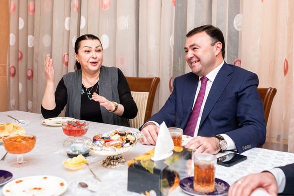 Elnur Allahverdiyev təşviqat çərçivəsində Xalq artistinin qonağı oldu - FOTO