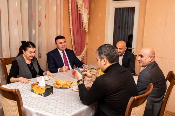 Elnur Allahverdiyev təşviqat çərçivəsində Xalq artistinin qonağı oldu - FOTO