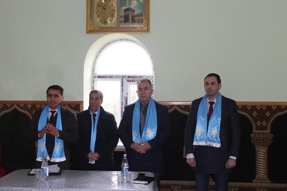 90 yaşlı ağsaqqal YAP-ın namizədi ilə görüşə velosipedlə gəldi - FOTO