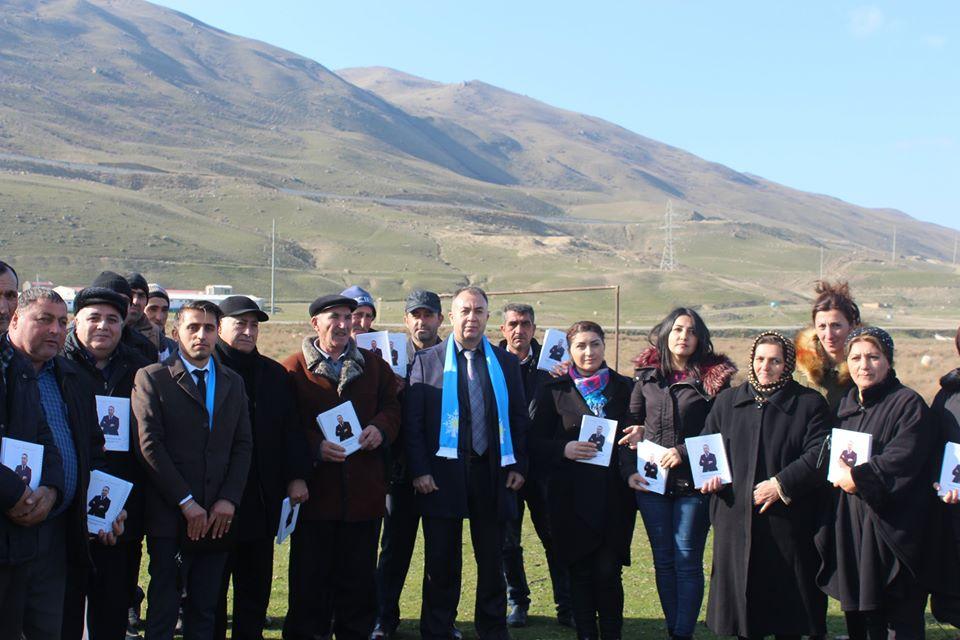 90 yaşlı ağsaqqal YAP-ın namizədi ilə görüşə velosipedlə gəldi - FOTO
