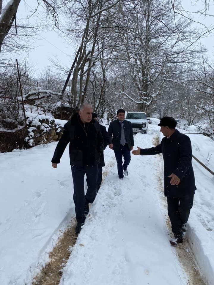 Lerikdə kobud seçki pozuntusu: İqbal Məmmədovun görüşlərini icra nümayəndələri təşkil edir - FOTOFAKT