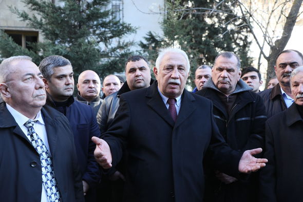 Yasamal sakinləri Ülvi Quliyevin xidmətlərini yüksək qiymətləndirir - FOTO/VİDEO