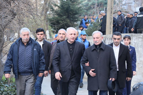 Yasamal sakinləri Ülvi Quliyevin xidmətlərini yüksək qiymətləndirir - FOTO/VİDEO