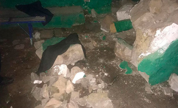 Türbə divarı uçdu, ziyarətə gələnlər altında qaldı - FOTO