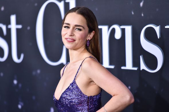 Emilia Klark uğurunun sirrini bölüşüb