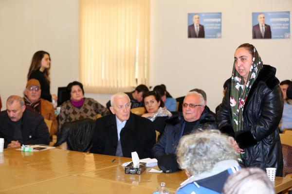 Azay Quliyev bu dəfə seçicilərlə öz qərargahında görüşdü – FOTOLAR