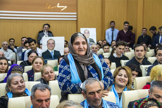 Kamaləddin Qafarovun sakinlərlə görüşləri davam edir – Fotolar