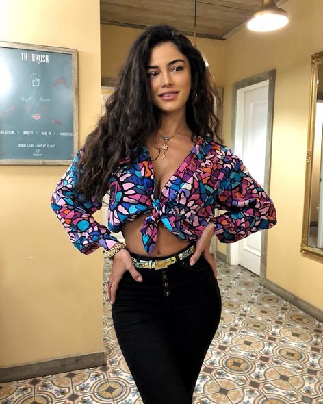 Azərbaycanlı seksual model “Dolce & Gabbana”nı saxtakarlıqda ittiham edir - FOTO/VİDEO