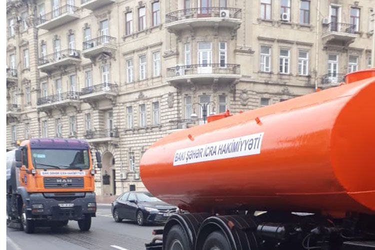 Bakı küçələri koronavirusa görə dezinfeksiya olunur - FOTOLAR