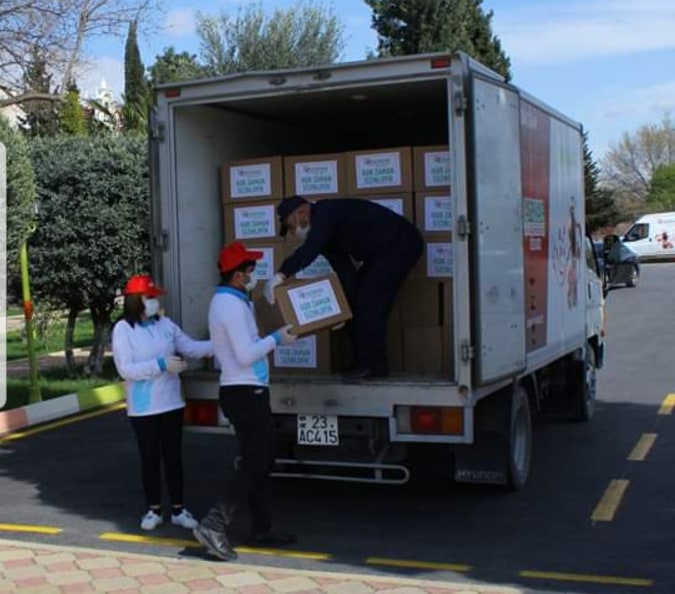 Göyçaylı iş adamı 1600 ailəyə ərzaq yardımı paylayıb - FOTOLAR