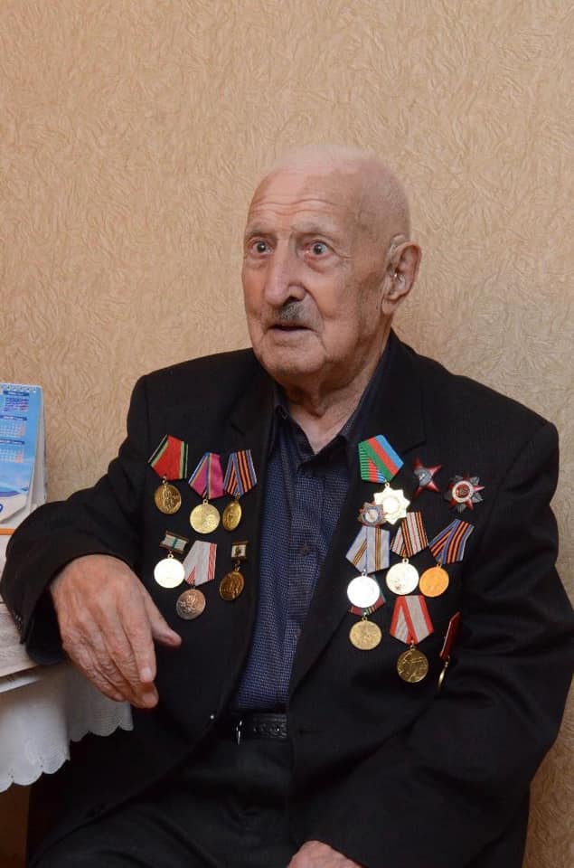 Millət vəkili Könül Nurullayeva müharibə veteranlarını evlərində təbrik etdi - FOTOLAR