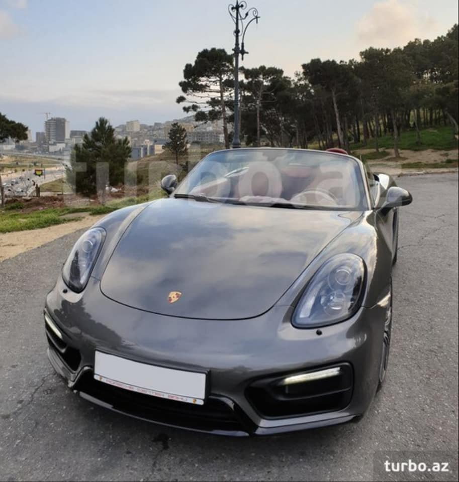 Milli Məclisin şöbə müdirindən “Porsche” ilə bağlı AÇIQLAMA: “Dostumundu…”