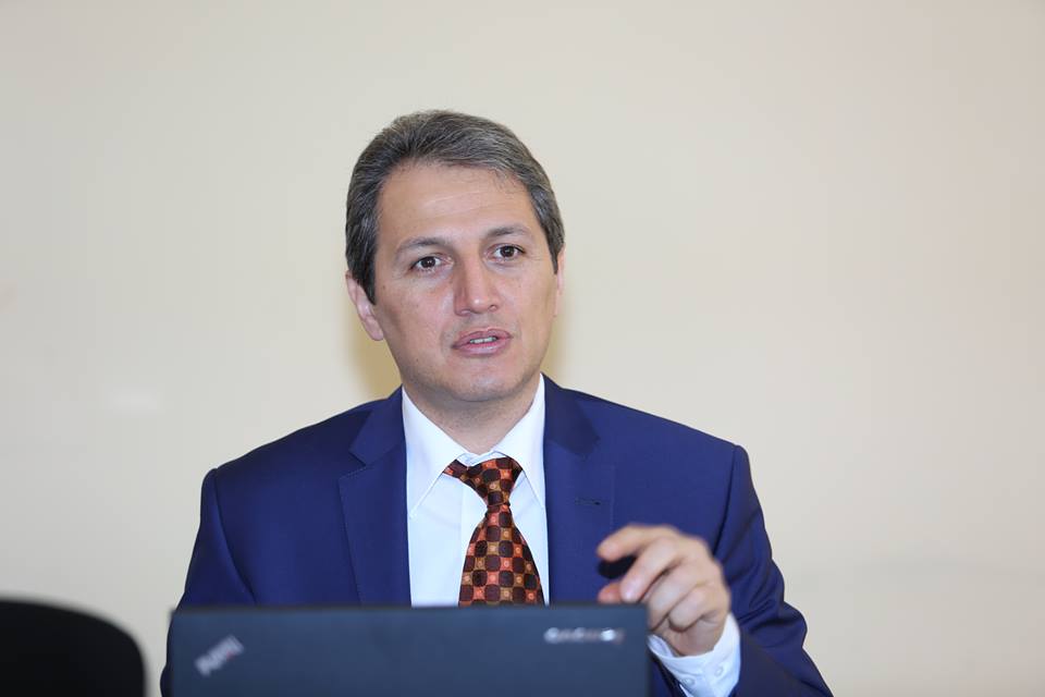 “Qəsdən problem yaradırlar...” – İcazələrin xəbərdarlıq edilmədən ləğvi doğrudurmu?