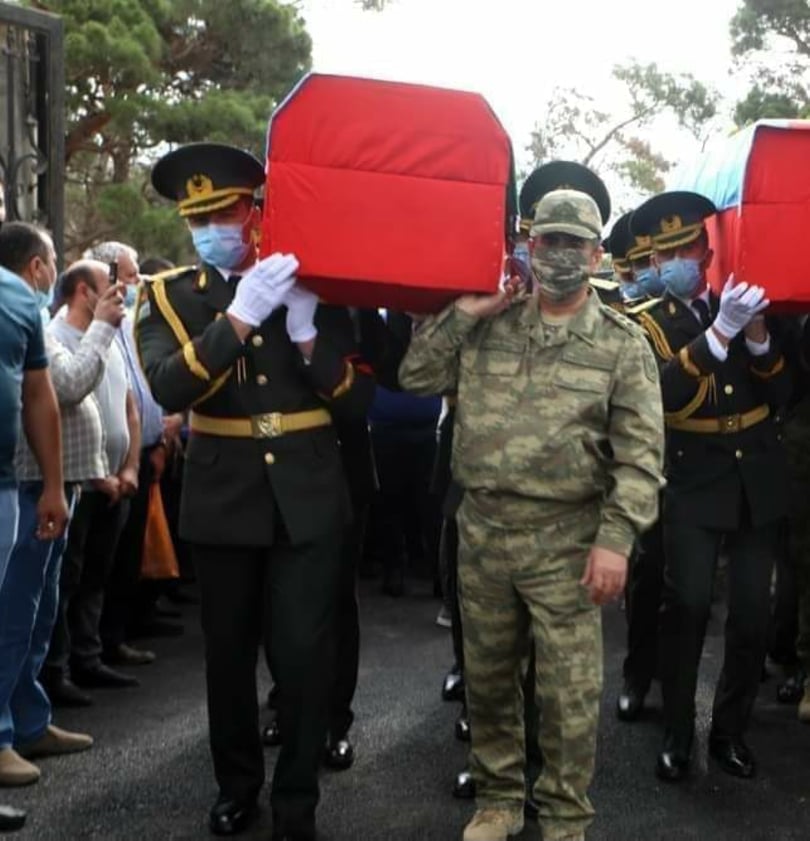 Zakir Həsənov şəhidlərin dəfnində + FOTOLAR