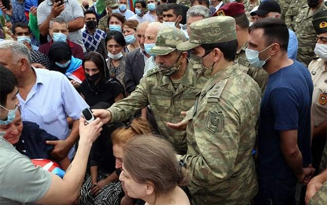 Zakir Həsənov şəhidlərin dəfnində + FOTOLAR