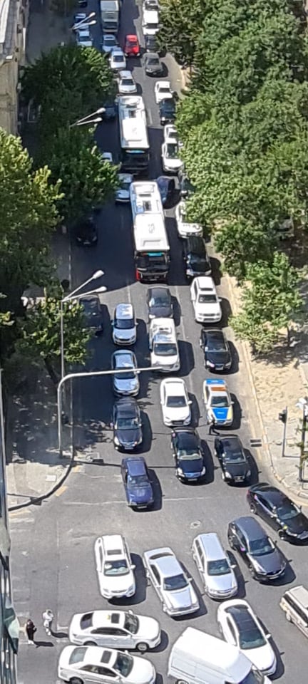 Xətai prospektində tıxac yaranıb – Foto