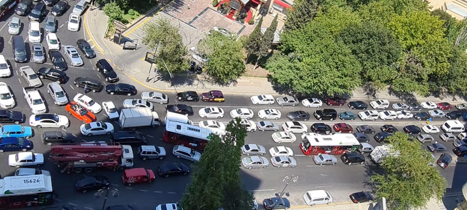 Xətai prospektində tıxac yaranıb – Foto