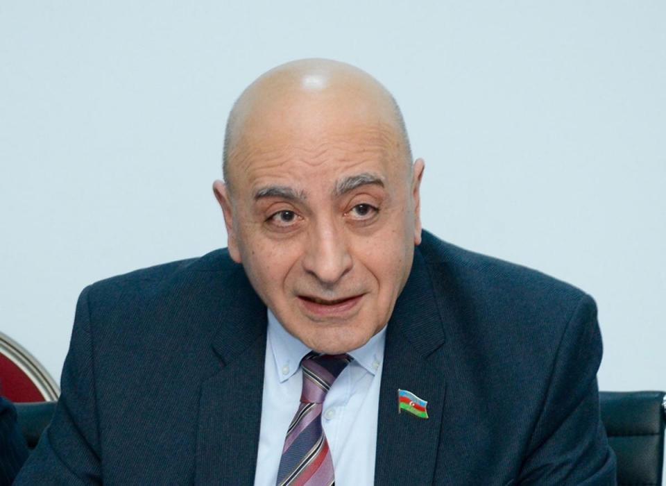 Yeni Azərbaycan Partiyasında yenilənmə baş verməlidir? - RƏYLƏR