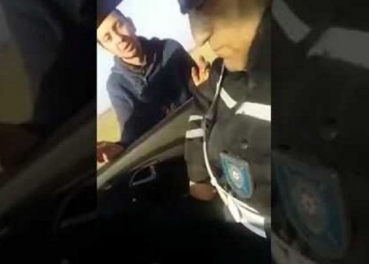 Videosu yayıldığı üçün işini itirən polislər... - Fotolar