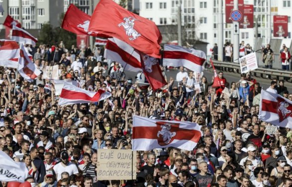 Minskdə keçirilən etiraz aksiyasındda 400-dən çox insan saxlanıb