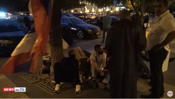 Yerevanda etiraz aksiyaları pik həddə: Aclıq aksiyasına başladılar - VİDEO