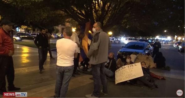 Yerevanda etiraz aksiyaları pik həddə: Aclıq aksiyasına başladılar - VİDEO