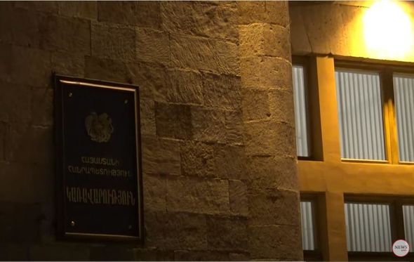 Yerevanda etiraz aksiyaları pik həddə: Aclıq aksiyasına başladılar - VİDEO