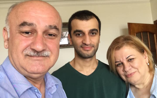 "Onu gülə-gülə yola saldım" - Tanınmışların övladları ön cəbhədə