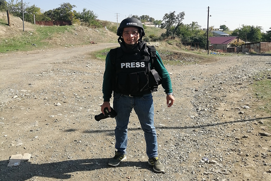 “Kimsə möhkəm addımlayanda, elə bilirdim mərmi düşdü” – Jurnalistin cəbhə qeydləri