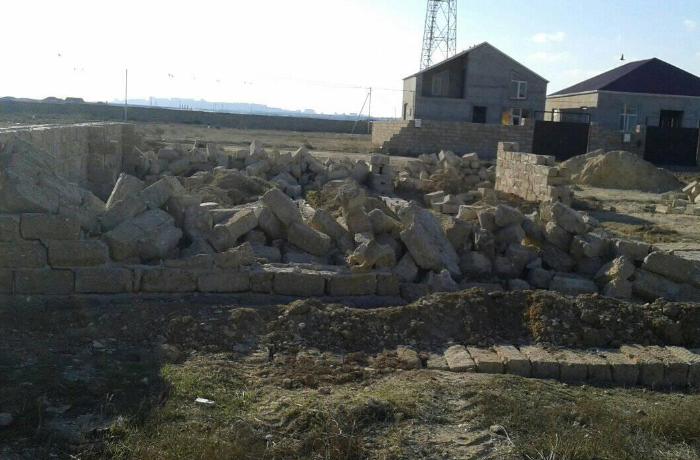 İcra başçısı cəbhədəki əsgərin evini sökdürdü – FOTOLAR