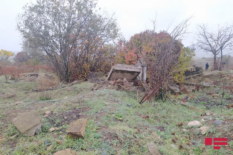 Ermənilərin Füzuli şəhərində dağıtdığı qəbiristanlıq - FOTOLAR