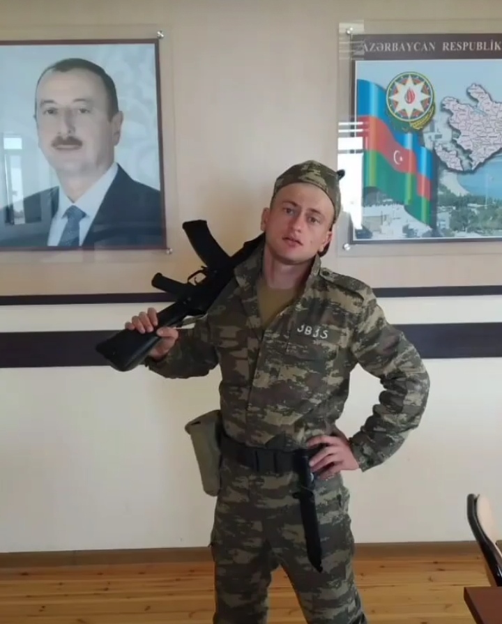Roza Zərgərli hərbçiyə söz verdi: "Toyunda təmannasız oxuyacam" - FOTO