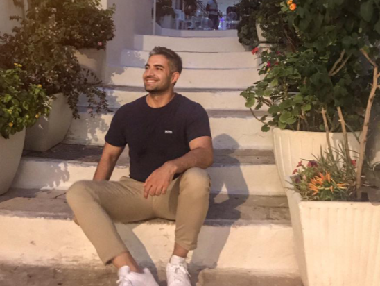 "Bütün ailəm Azərbaycan üçün dua edir" - Əfqanıstan vətəndaşının göz yaşardan hekayəsi