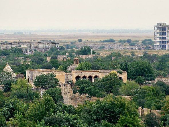 Ağdamda Pənahəli xan sarayı erməni işğalından əvvəl və sonra... - FOTO