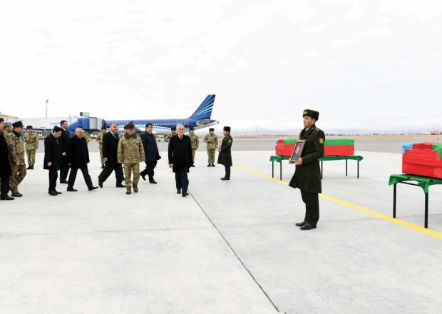 Naxçıvan şəhidlərimizi qarşıladı - FOTO