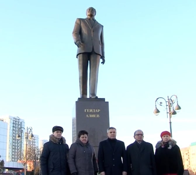 Həştərxanda Azərbaycanın ümummilli lideri Heydər Əliyevin xatirəsi yad edildi - FOTOLAR