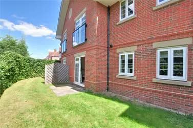 Azərbaycanlı məmur oğluna Londonda 1 milyona ev aldı - İDDİA + FOTOLAR