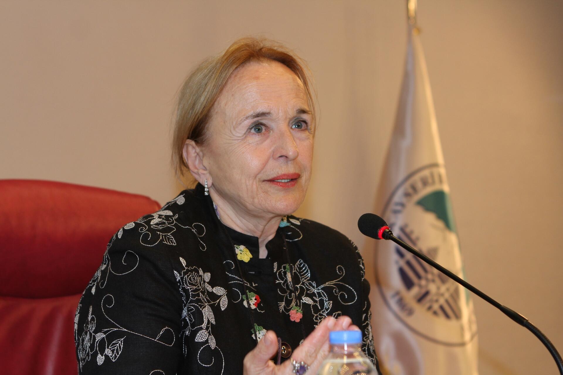 Şuşa həsrəti onu Azərbaycana gətirir - FOTO