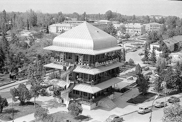 Ağdamdakı Çay evinin 27 il fərqlə görüntüsü - FOTO