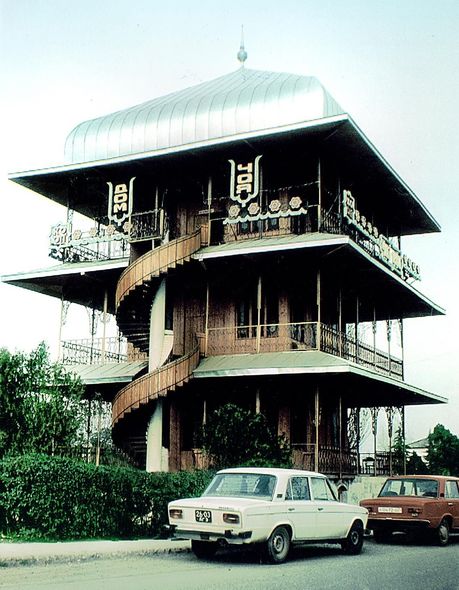 Ağdamdakı Çay evinin 27 il fərqlə görüntüsü - FOTO