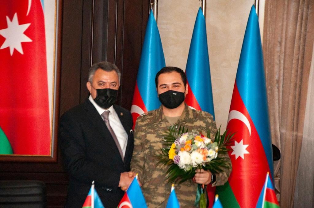 Nərimanov RİH-in müharibədən qələbə ilə qayıdan əməkdaşı belə qarşılandı – FOTOLAR