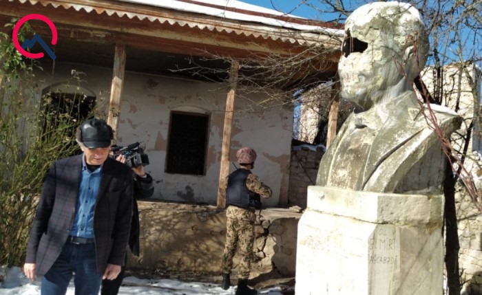 Polad Bülbüloğlu atasının Şuşadakı evində - FOTOLAR