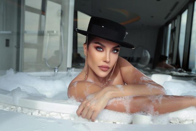 43 yaşlı Deniz Akkayadan hamını heyran qoyan FOTOSESSİYA