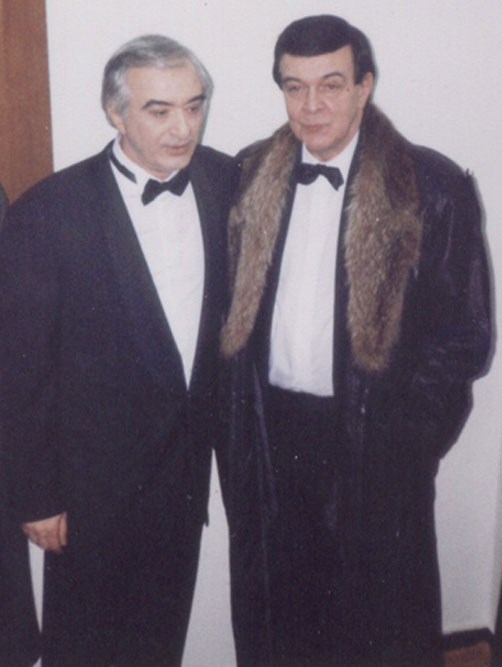 Özündən 12 yaş böyük qadınla evləndi, Qara Qarayev oxumasını istəmədi, ən yaxın dostu ondan küsülü öldü – Polad Bülbüloğlu haqqında bilinməyənlər