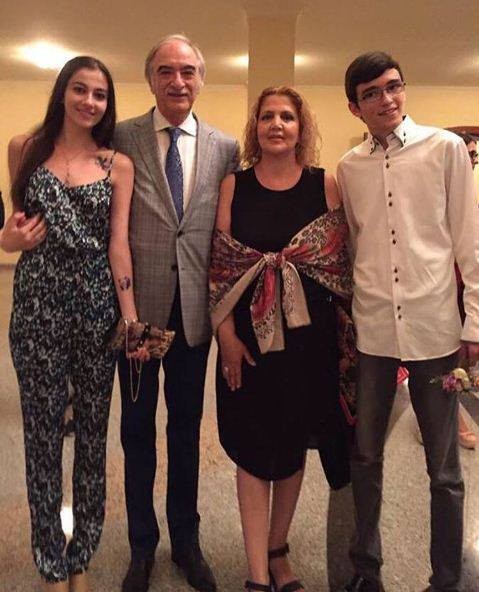 Özündən 12 yaş böyük qadınla evləndi, Qara Qarayev oxumasını istəmədi, ən yaxın dostu ondan küsülü öldü – Polad Bülbüloğlu haqqında bilinməyənlər