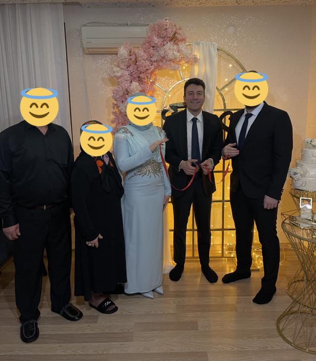 Məşhur "youtuber"dən valideynlərini itirmiş izləyicisinə jest: Qız istəməyə getdi - FOTOLAR