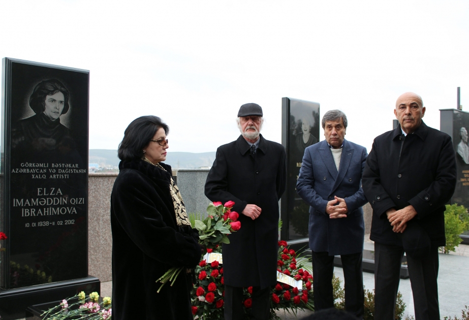 “Qızının bir yaşında əri tərk edir, yazdığı mahnı Akif İslamzadəyə problem yaradır...” – Elza İbrahimovanın həyat hekayəsi
